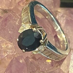 Gorgeous Solid 18K White Gold Sapphire & Diamond Ring - MINT Condition!